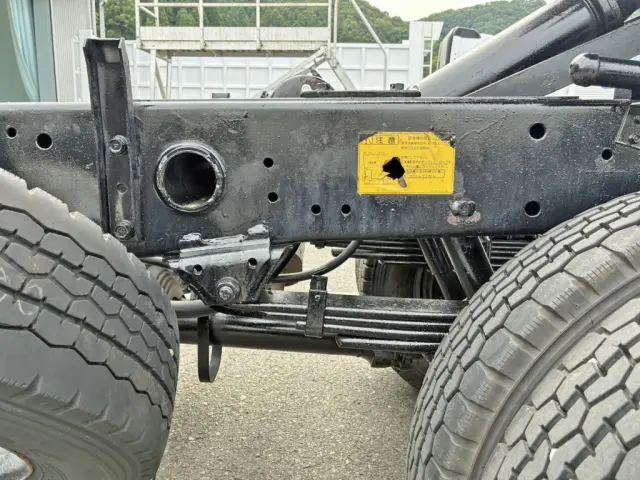 リーフサスです。|いすゞ エルフ TKG-NKR85AD(2WD)の写真5
