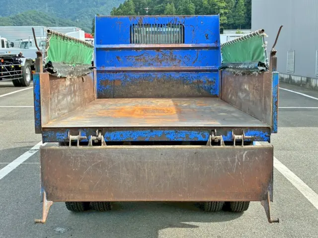 リヤオアリは上開きもできます。|いすゞ エルフ TKG-NKR85AD(2WD)の写真28