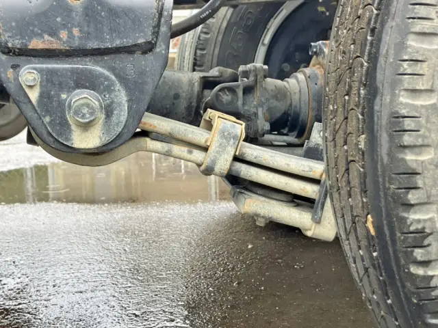 リーフサスです。|日野 デュトロ 2KG-XZU675T(4WD)の写真5