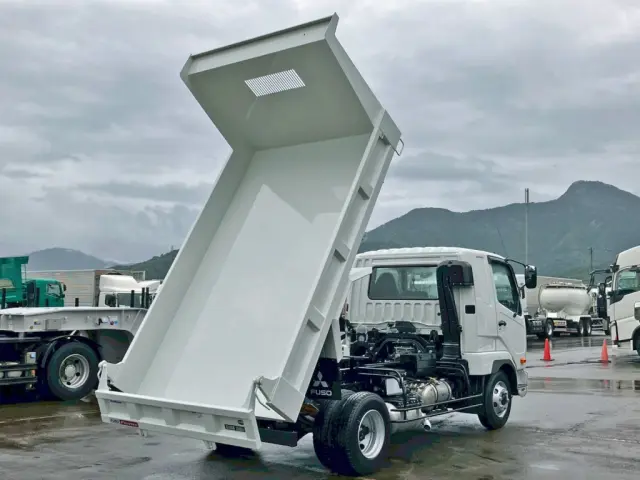 三菱 ファイター 2KG-FK62F(2WD)の写真4