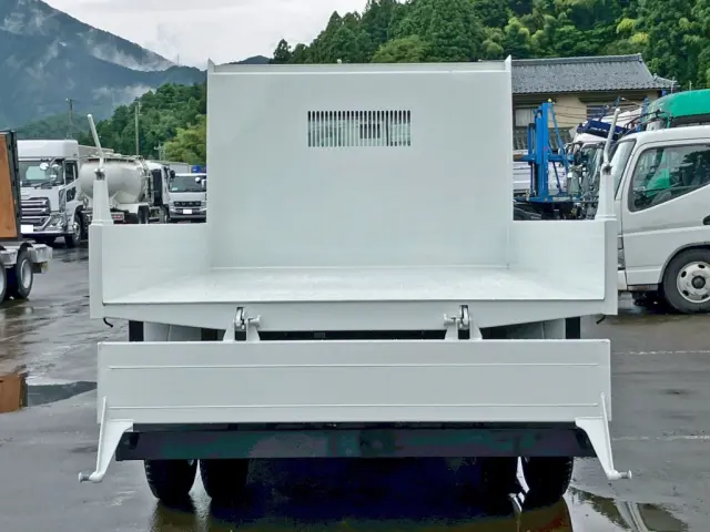 リヤゲートは上開きも出来ます。|三菱 ファイター 2KG-FK62F(2WD)の写真19