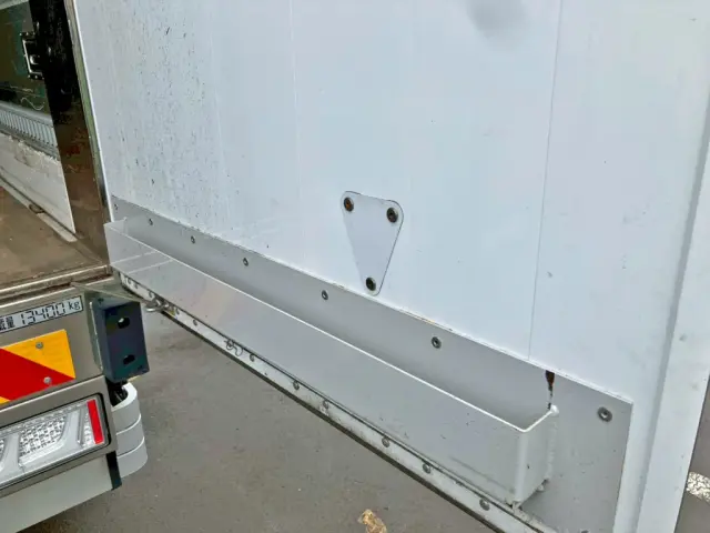 運転席側扉に物入れが付いています。|三菱 スーパーグレート 2PG-FU75HZの写真15