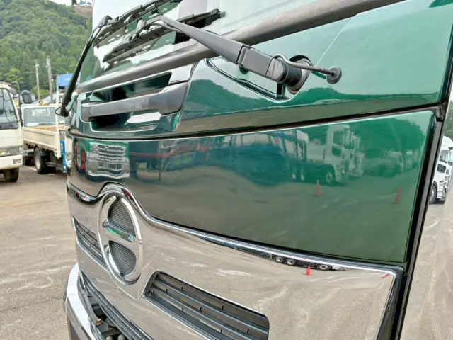 フロントパネルに少々歪みがあります。(助手席側)|日野 レンジャー 2KG-FD2ABA(2WD)の写真23