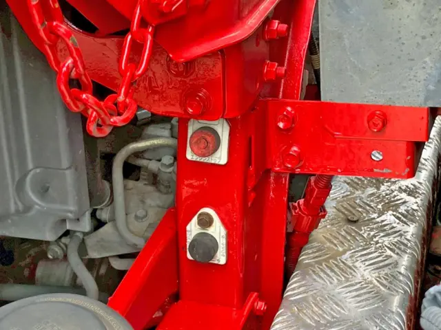助手席側にエンジンスタートボタンが付いています。(拡大図です)|日野 レンジャー KK-FD1JGEA(2WD)の写真29