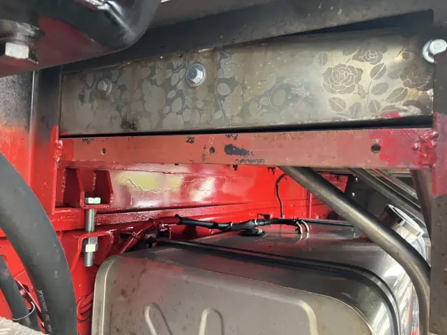 助手席側前方横ネタのボルト欠品です。|日野 レンジャー KK-FD1JGEA(2WD)の写真32