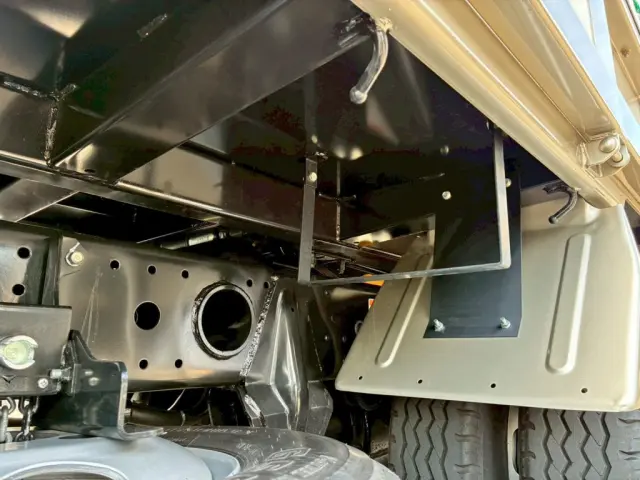 シャーシとネタの状態です。(縦ネタ・横ネタ鉄製です)|三菱 キャンター 2RG-FBA60(2WD)の写真6