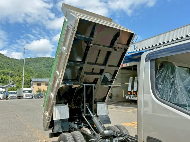 三菱 キャンター 2RG-FBA60(2WD)の写真16