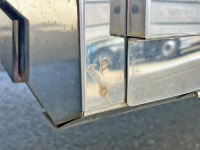 工具箱の角に傷・へこみがあります。|いすゞ ギガ 2PG-CYZ77Cの写真20