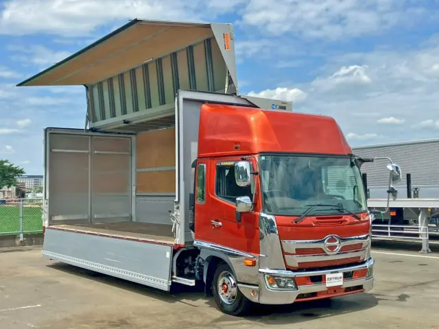 ホイールはメッキホイールを履いています。|日野 レンジャー 2PG-FD2ABG(2WD)の写真2