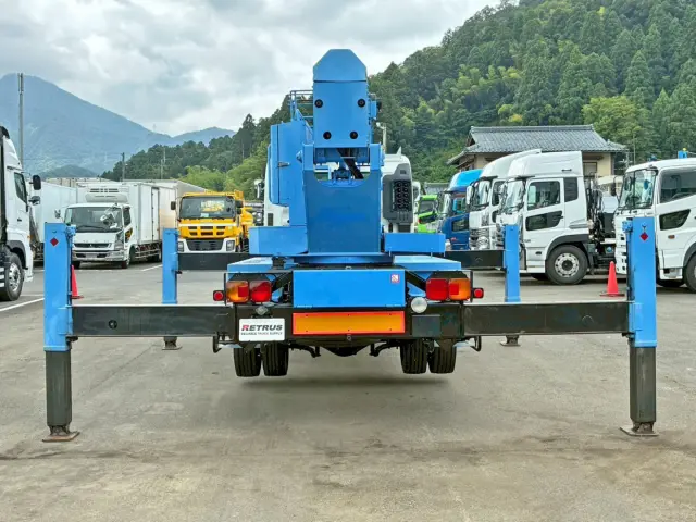 アウトリガーを張り出した状態です。|日野 レンジャー BDG-FC6JGWA(2WD)の写真10