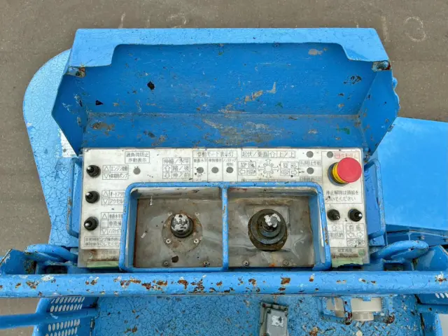バケット内の操作スイッチです。|日野 レンジャー BDG-FC6JGWA(2WD)の写真15