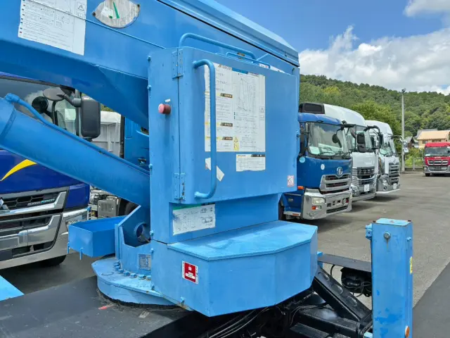 クレーン助手席側上部に操作スイッチが付いています。|日野 レンジャー BDG-FC6JGWA(2WD)の写真20