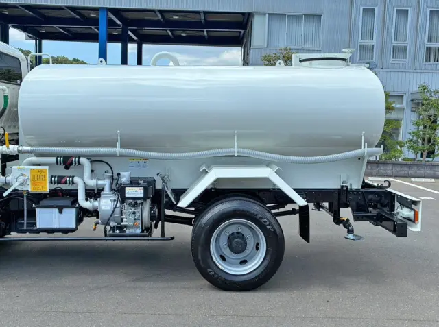 タンクの外観状態です。(助手席側)|日野 デュトロ 2KG-XZU700M(2WD)の写真10