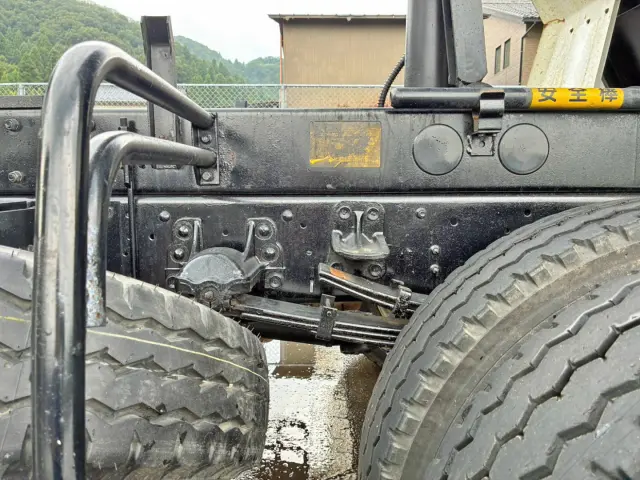 リーフサスです。|いすゞ フォワード TKG-FRR90S1(2WD)の写真5