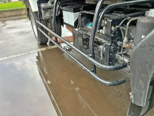 運転席側サイドバンパーに少々曲がりがあります。|いすゞ フォワード TKG-FRR90S1(2WD)の写真31