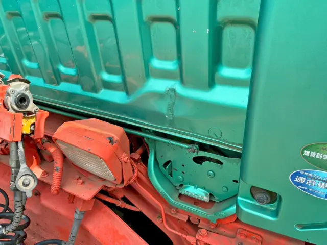 キャブバック運転席側にキズ・手塗り箇所があります。|いすゞ ギガ 2PG-EXD52CDの写真35