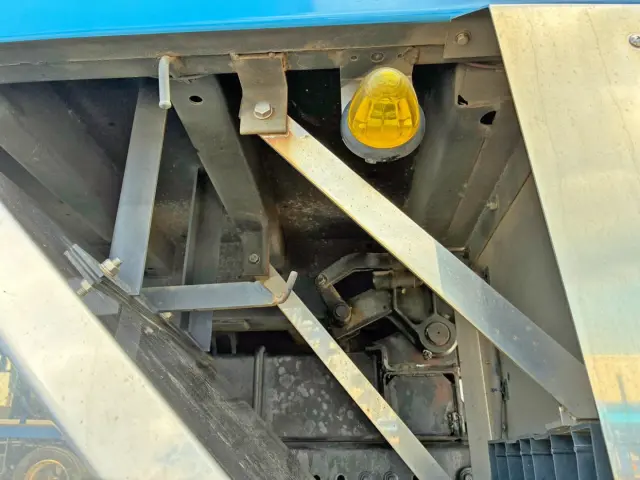 シャーシとネタの状態です。(縦ネタ・横ネタは鉄製です)|日野 プロフィア 2DG-FS1AGEの写真6