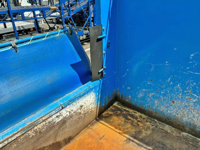 助手席側ストッパーの状態です。|日野 プロフィア 2DG-FS1AGEの写真14