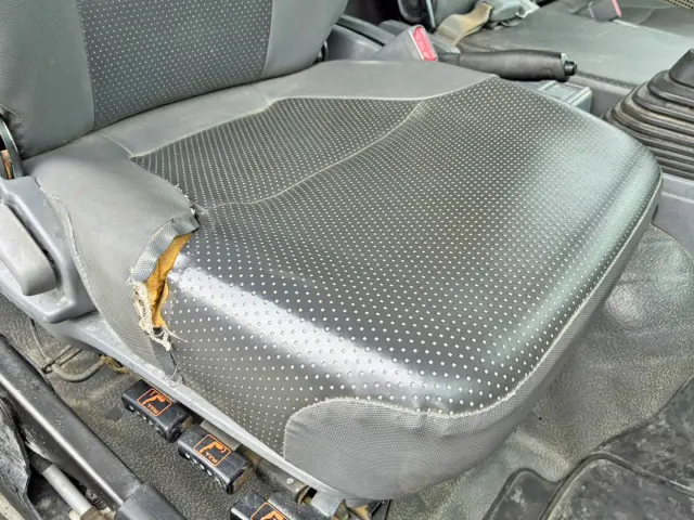 いすゞ フォワード PKG-FRR90S1(2WD)の写真8