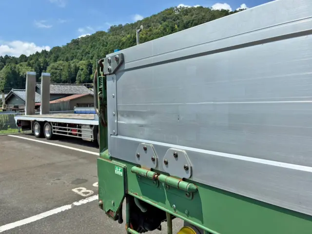運転席側アオリ後方にヘコミがあります。|UD クオン QKG-CD5YLの写真18