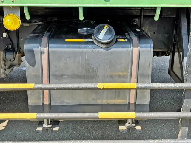 燃料タンクは200Lです。|UD クオン QKG-CD5YLの写真27