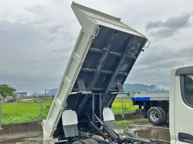 三菱 キャンター 2RG-FBA60(2WD)の写真10