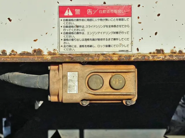 自動歩みの操作スイッチです。|日野 レンジャー LDG-GK8JLAAの写真27