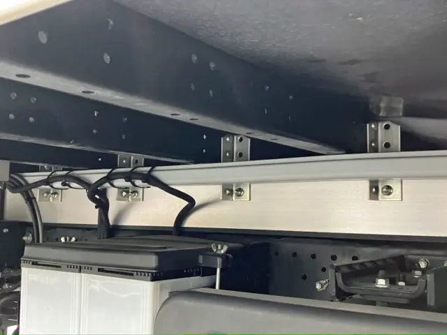 シャーシとネタの状態です。(縦ネタ・横ネタはアルミ製です)|いすゞ フォワード 2RG-FRR90T2(2WD)の写真6
