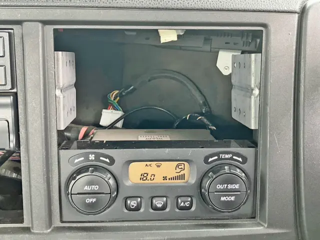 コンソールボックスが欠品しています。|いすゞ ギガ 2PG-EXD52CDの写真24