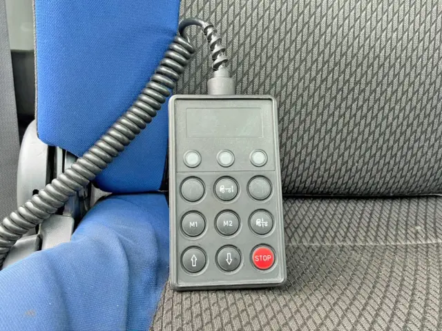 エアサスのコントローラーです。|いすゞ ギガ 2PG-EXD52CDの写真27