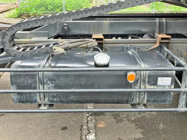 燃料タンクは200Lです。|いすゞ フォワード LPG-FTR90S2の写真44