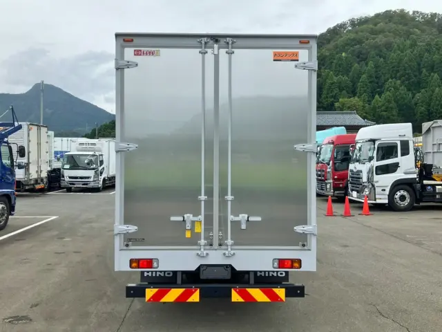 リア周りの状態です。|日野 デュトロ 2WG-XZU713N(2WD)の写真8