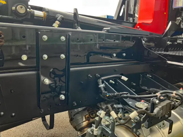 シャーシの状態です。|日野 レンジャー 2PG-FD2ABA(2WD)の写真6