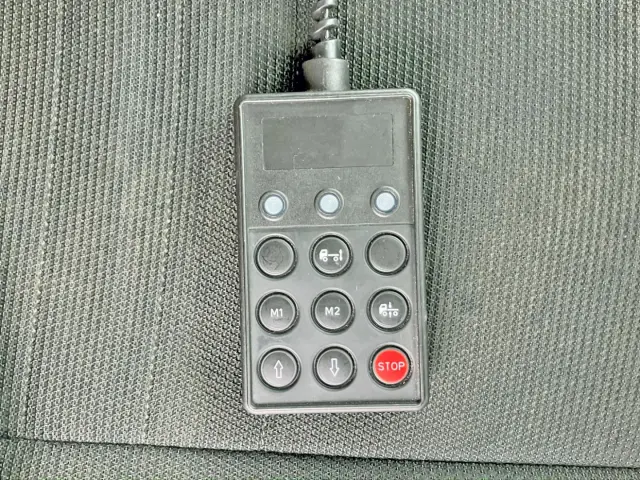 エアサスのコントローラーです。|いすゞ ギガ 2PG-EXD52CDの写真20