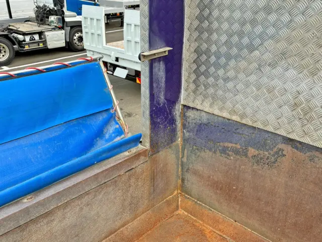 コボレーンストッパー付きです。(助手席側)|いすゞ ギガ QPG-CXZ77BTの写真17