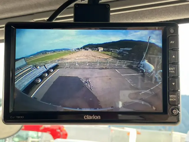 液晶バックモニター付きです。|いすゞ ギガ 2PG-CYJ77Dの写真18