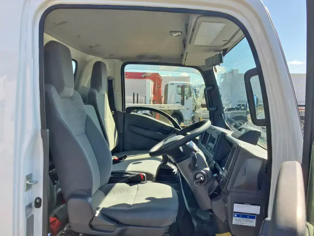 3人乗り仕様です。|いすゞ エルフ 2RG-NPR88YM(2WD)の写真7