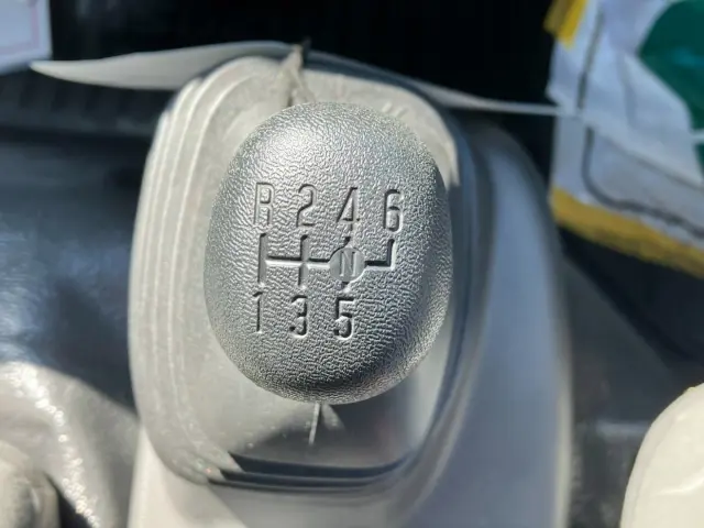 いすゞ エルフ 2RG-NPR88YM(2WD)の写真20