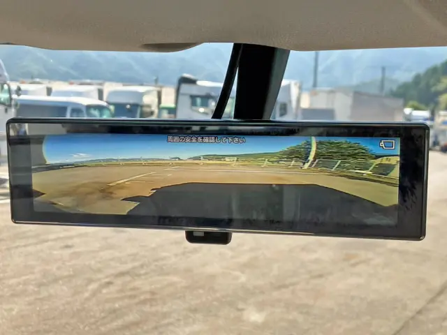液晶バックモニター付きです。|いすゞ エルフ 2RG-NPR88YM(2WD)の写真21