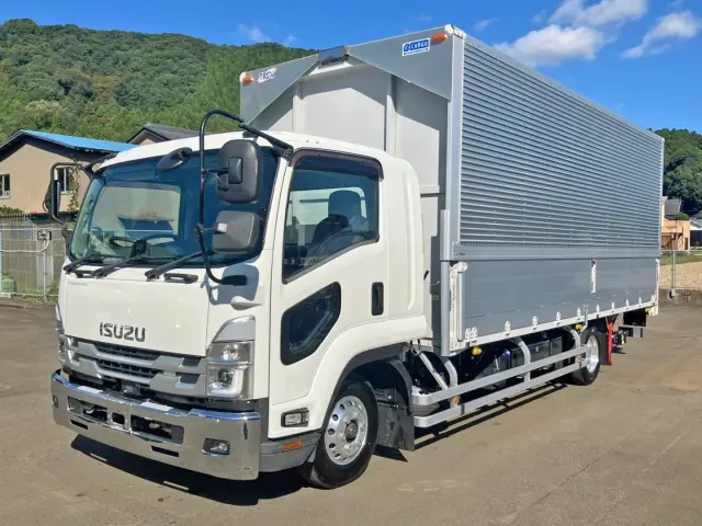 フロント周り、メッキパーツで飾っています。|いすゞ フォワード 2RG-FRR90T2(2WD)の写真1