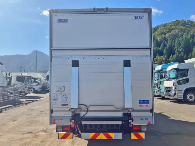 リア周りの状態です。|いすゞ フォワード 2RG-FRR90T2(2WD)の写真9