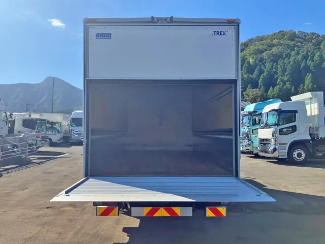 リヤはゲート蓋仕様です。|いすゞ フォワード 2RG-FRR90T2(2WD)の写真10