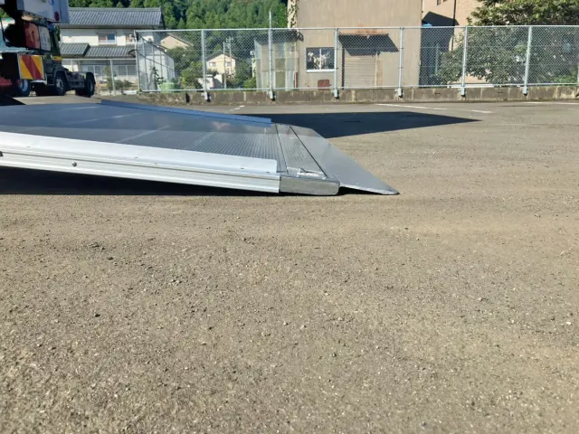 いすゞ フォワード 2RG-FRR90T2(2WD)の写真14