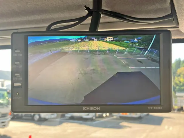 液晶バックモニター付きです。|いすゞ フォワード 2RG-FRR90T2(2WD)の写真29