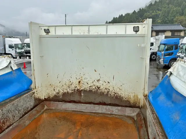 ボディー前方左右にコボレーンストッパーが付いています。|日野 プロフィア 2DG-FS1AGAの写真11