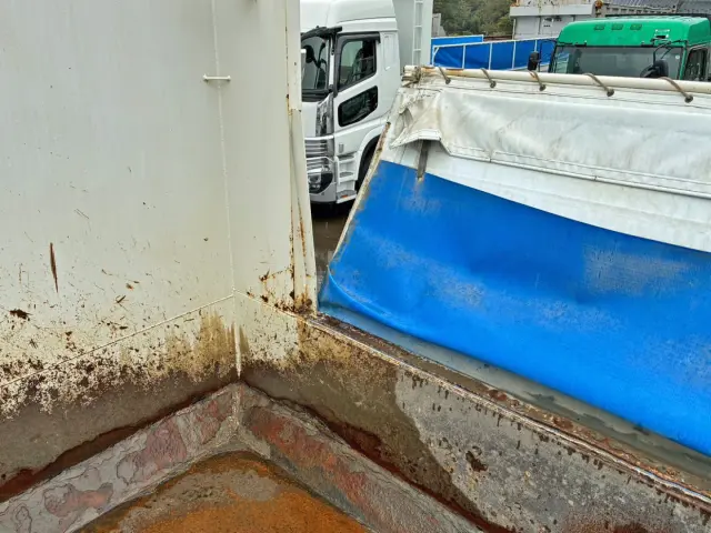 運転席側ストッパーの状態です。|日野 プロフィア 2DG-FS1AGAの写真13