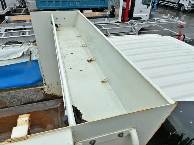 シートデッキの状態です。|日野 プロフィア 2DG-FS1AGAの写真14