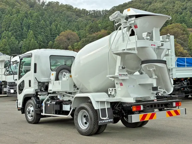 いすゞ フォワード 2PG-FRR90S4(2WD)の写真3