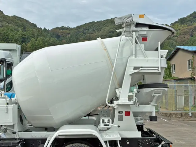 ドラムの外観状態です。(助手席側)|いすゞ フォワード 2PG-FRR90S4(2WD)の写真14