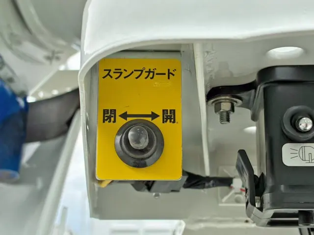 ホッパーカバーの開閉スイッチです。(キャビン内のスイッチONで作動します)|いすゞ フォワード 2PG-FRR90S4(2WD)の写真18
